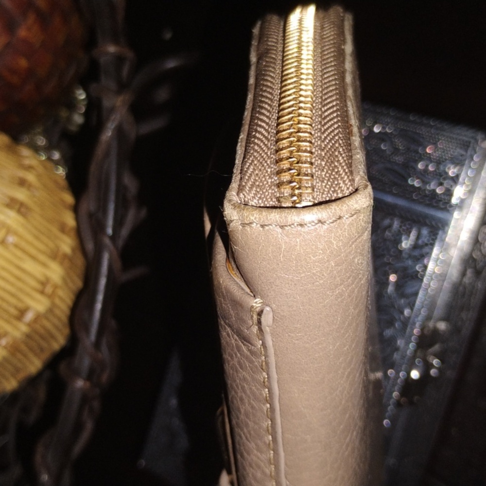 Chloe Leather Bow Wallet - Picture 5 of 10